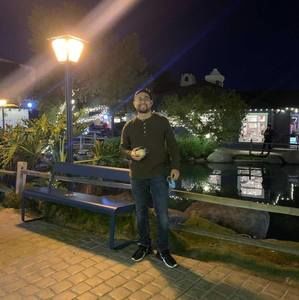 Meet your Posher, Raul